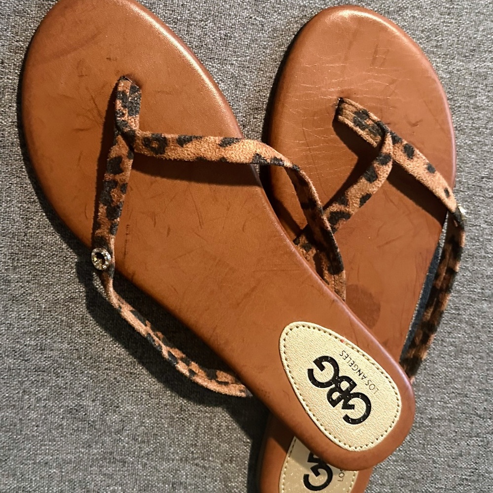 G by Guess Brown Los Angeles Leopard Print Thong Sandals